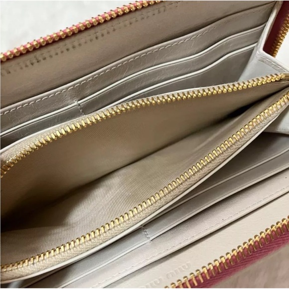 EUC MIU MIU Long Leather Wallet Purse Heart Zip Around Pink Leather Authentic - Picture 10 of 10